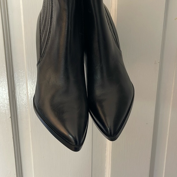 LIKE NEW Marc Fisher Boots - Picture 5 of 7